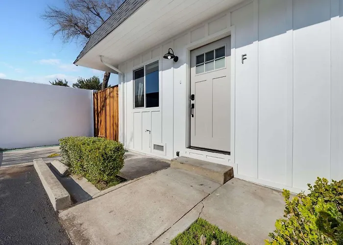 Sunnyvale 1Br Parking Tech Area Work-Ready