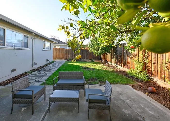 Marbella Lane - Exquisite Home 3Br