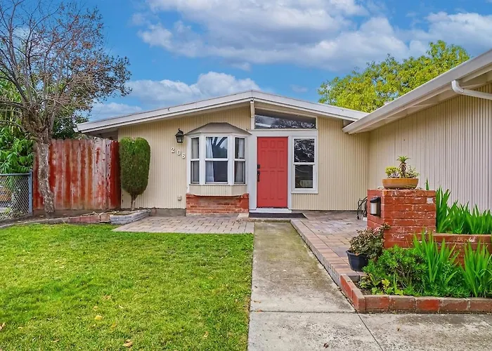 206 Modern Spacious Retreat With 4B 4Ba Full Amenities